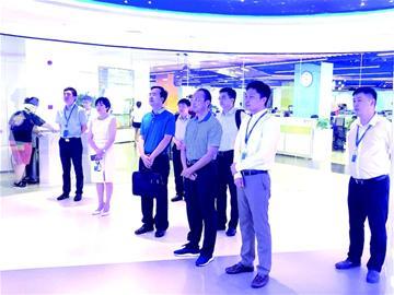 全力以赴抓好招大引强工作，以互联网信息服务赋能高质量发展